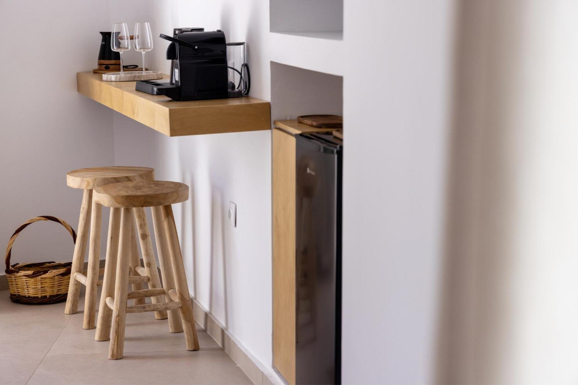 Alora Suites Tínos الغرفة الصورة