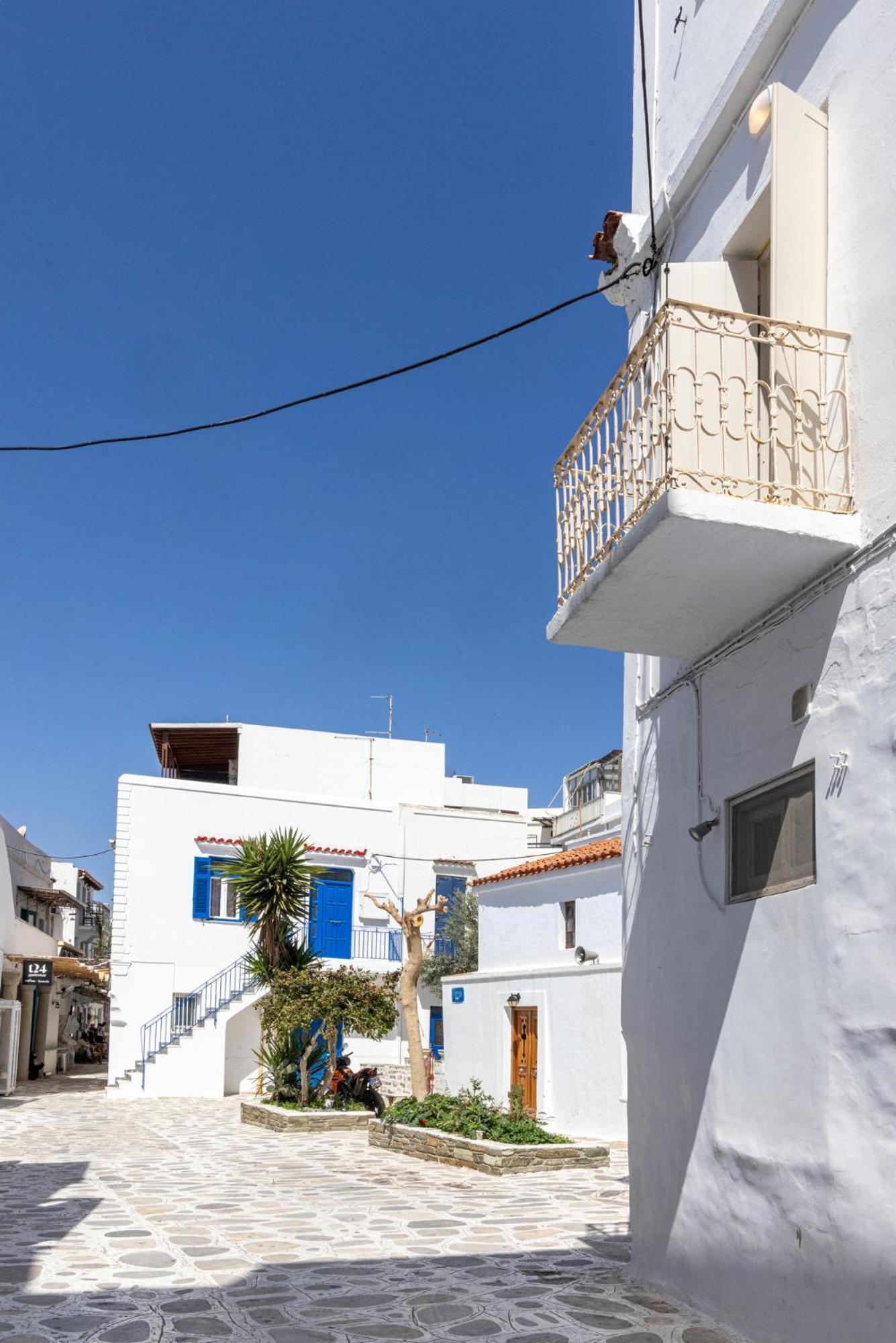 Alora Suites Tínos الغرفة الصورة