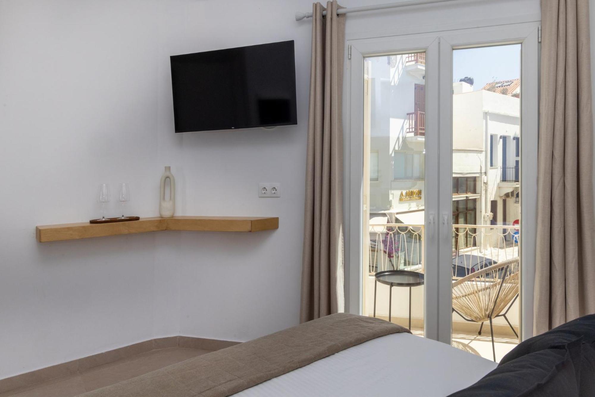 Alora Suites Tínos الغرفة الصورة