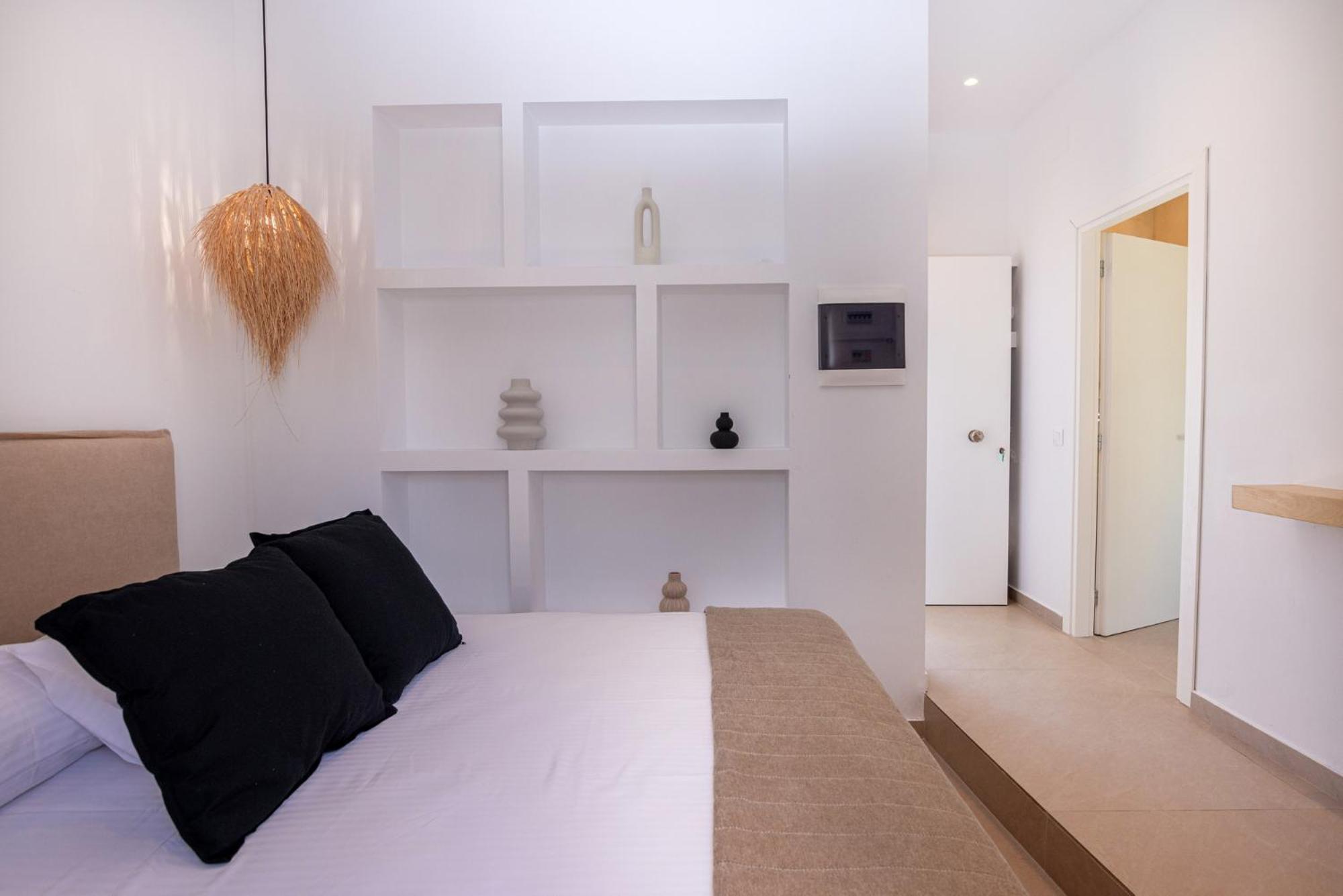 Alora Suites Tínos الغرفة الصورة