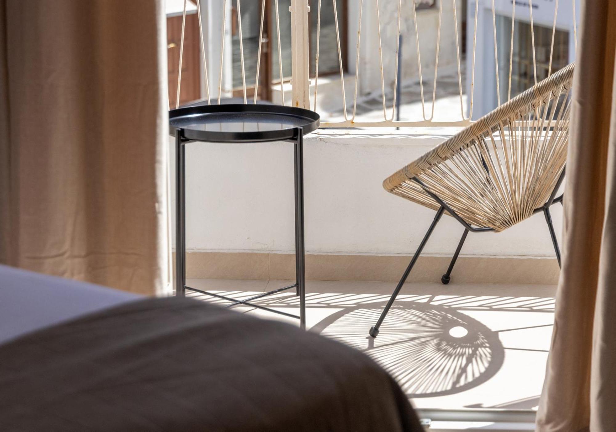 Alora Suites Tínos الغرفة الصورة
