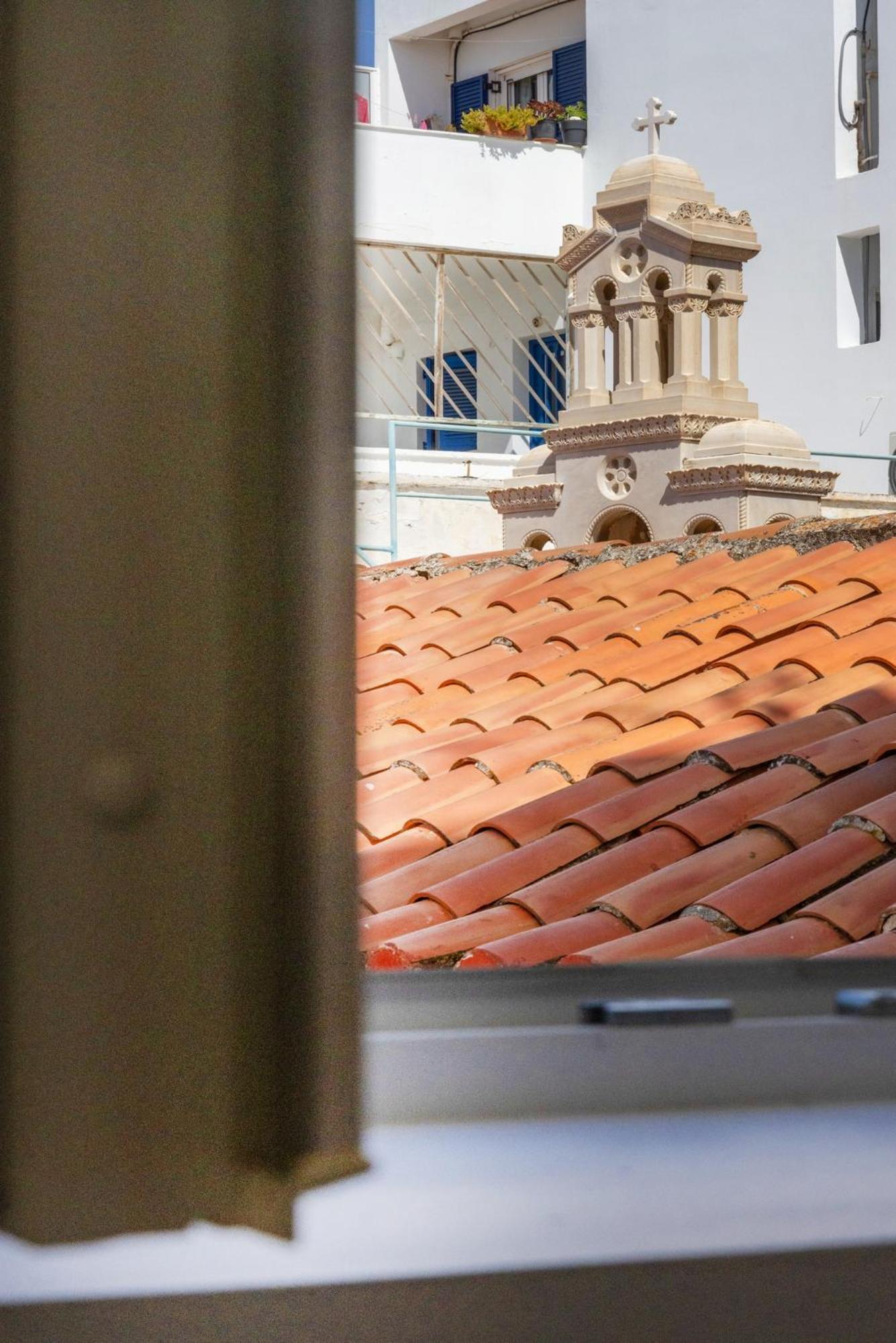 Alora Suites Tínos الغرفة الصورة