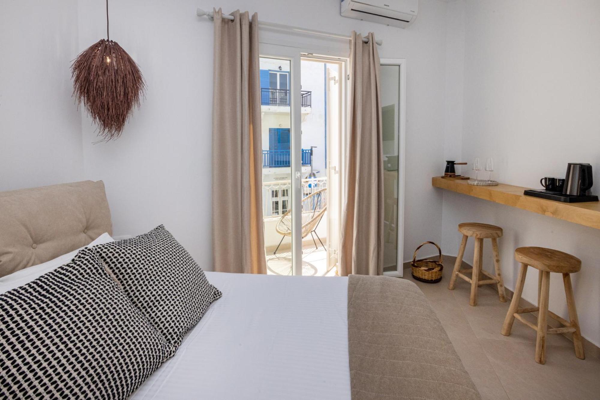 Alora Suites Tínos الغرفة الصورة
